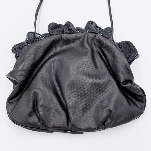 Vintage 80s Miriam Black Leather Ruffle Trim Textured Beaded Clam Shell Purse - Picture 4 of 10